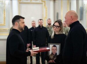 «Підійшли до президента з Діминим портретом»