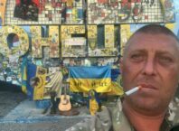 «Він не навчив нас жити без нього»